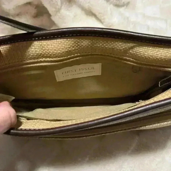 First issue Liz Claiborne purse - Picture 7 of 12